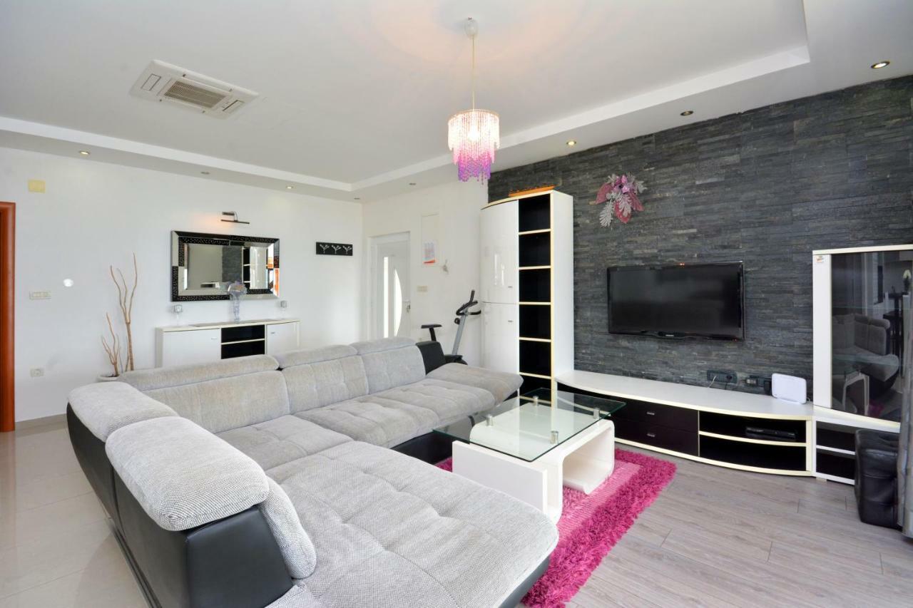 Beach Apartman Petra Подстрана Екстериор снимка