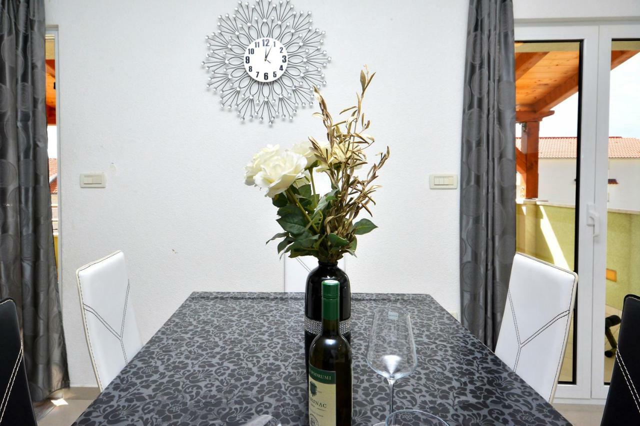 Beach Apartman Petra Подстрана Екстериор снимка